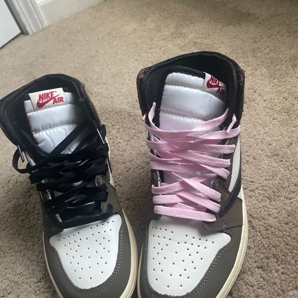 Comes with all laces but not original box slightly worn with one or two scuffs. - Picture 3 of 10